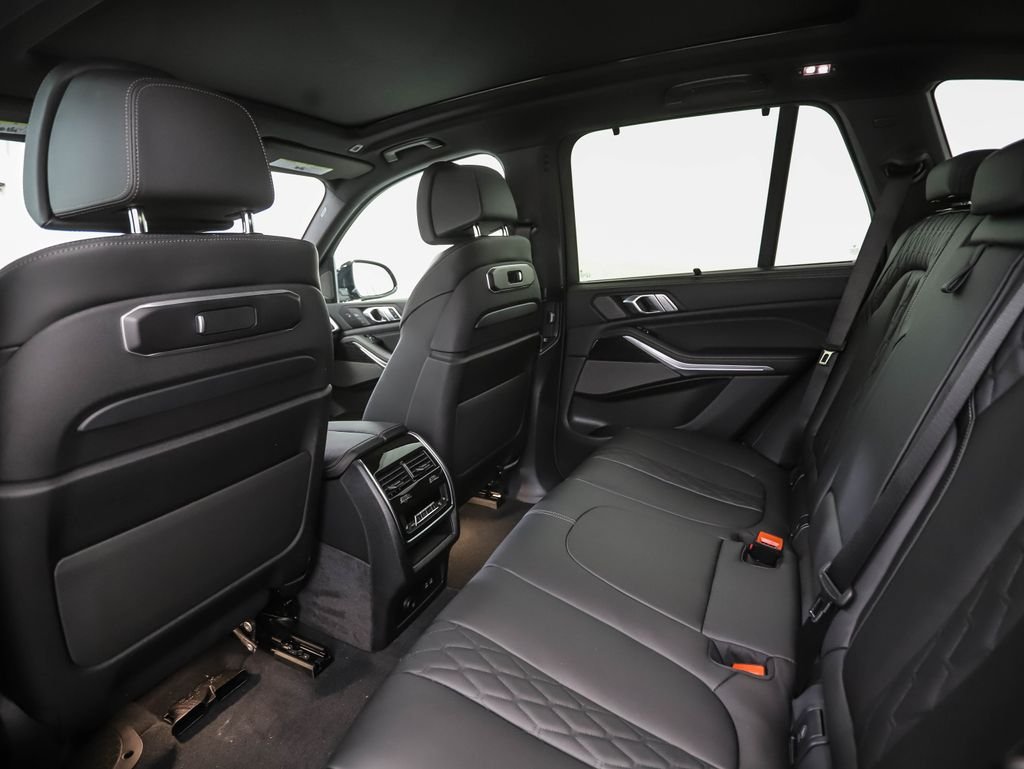 New 2026 Carbon Black Metallic BMW xDrive40i image 21