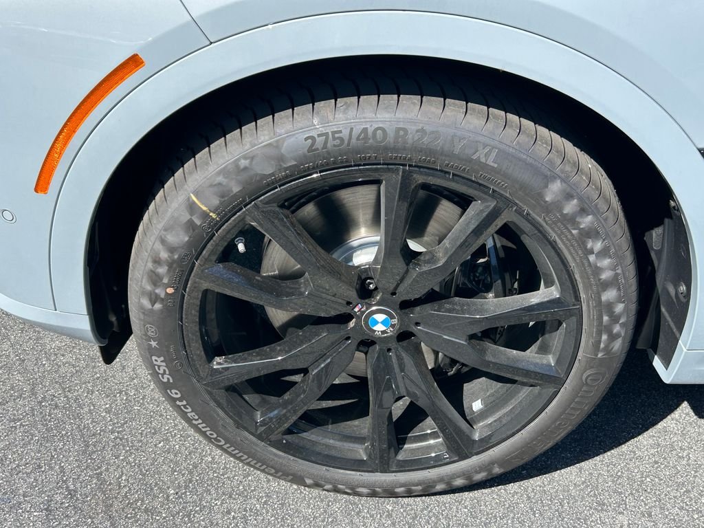 New 2027 Brooklyn Grey Metallic BMW M60i image 3