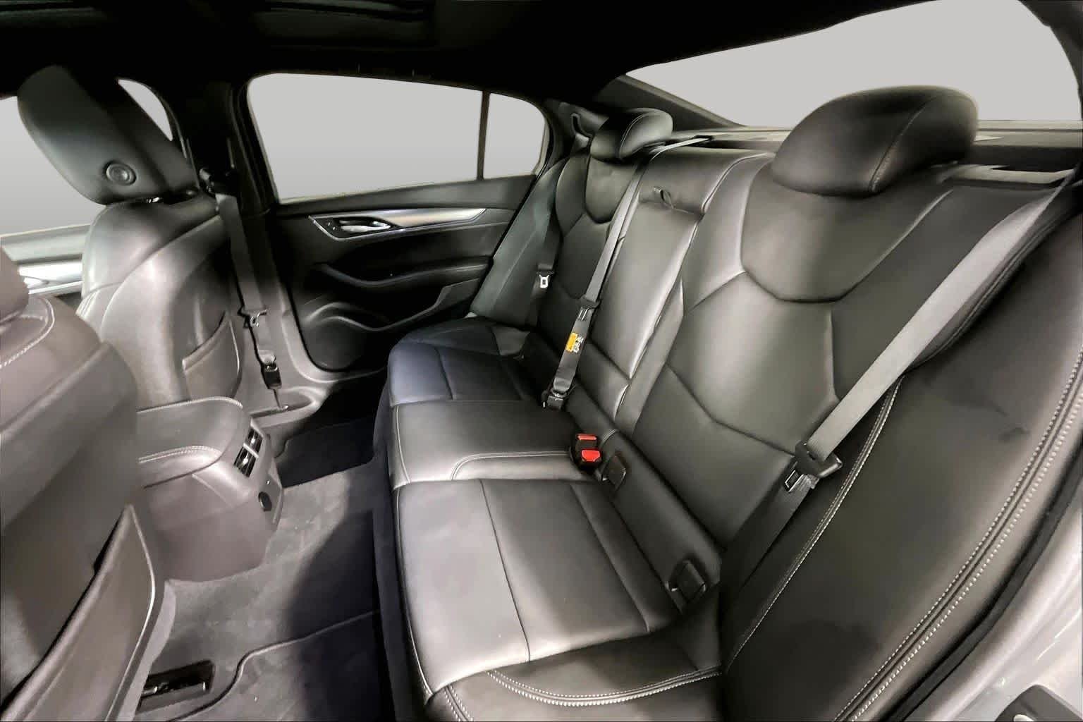 Used 2024 Argent Silver Metallic Cadillac Premium Luxury image 18