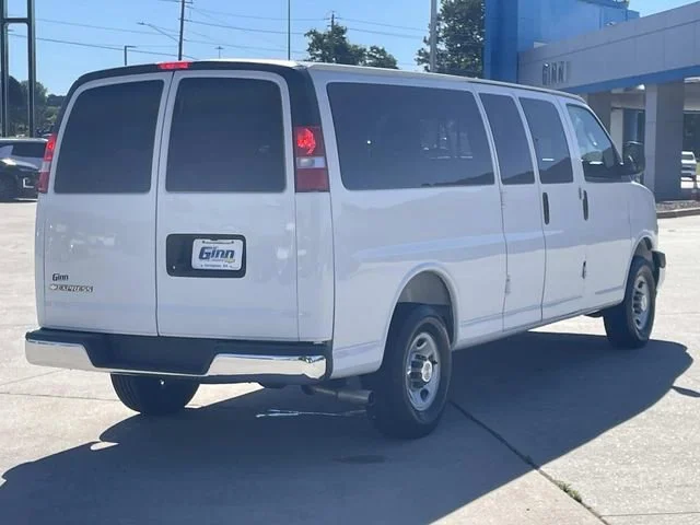 Used 2025 Summit White Chevrolet 1LT image 4