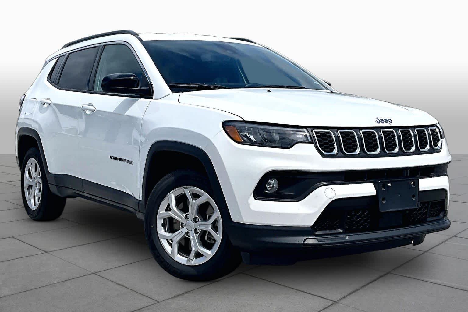 Used 2024 Bright White Clearcoat Jeep Latitude image 3