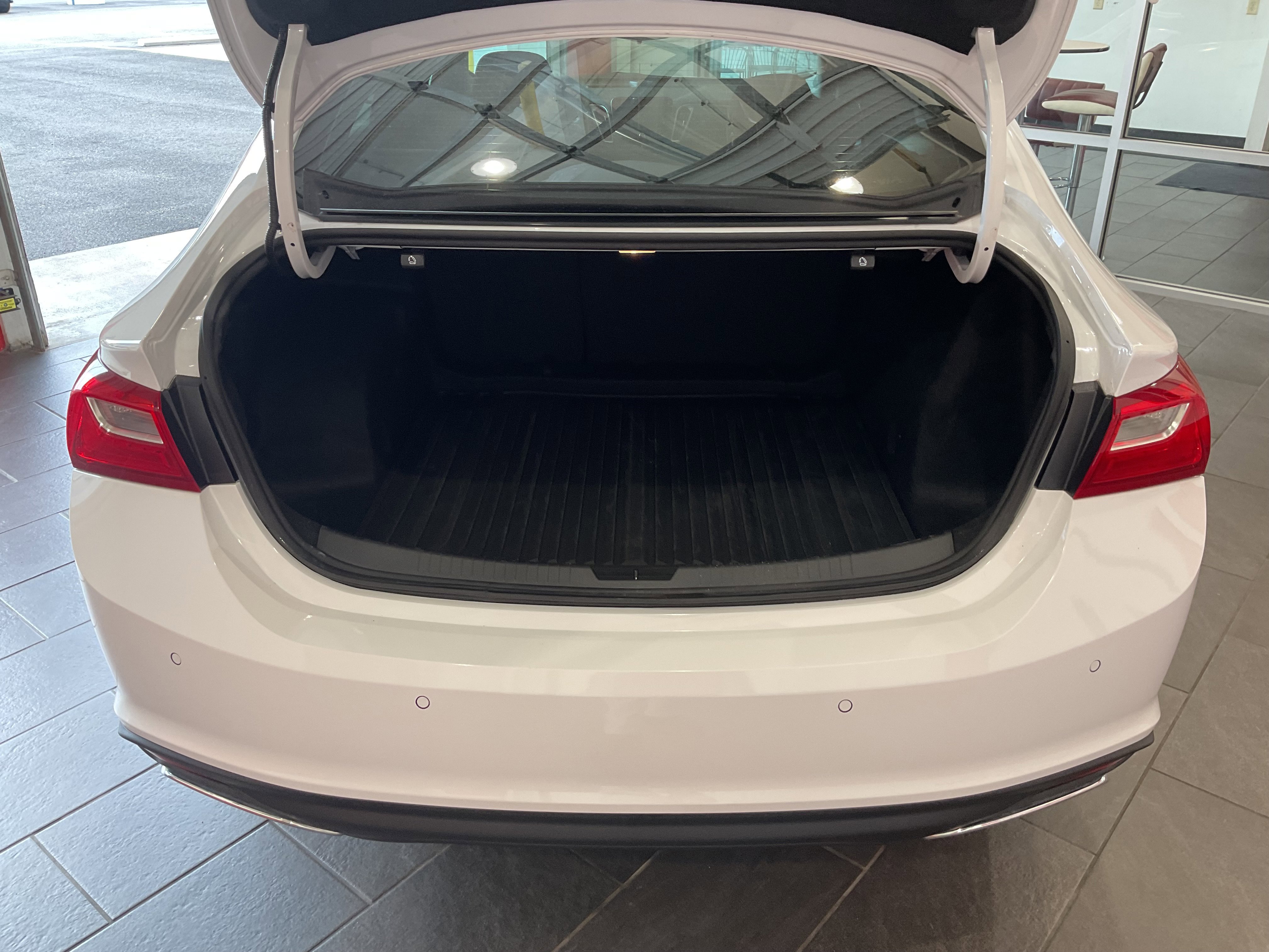 Used 2025 Summit White Chevrolet RS image 9