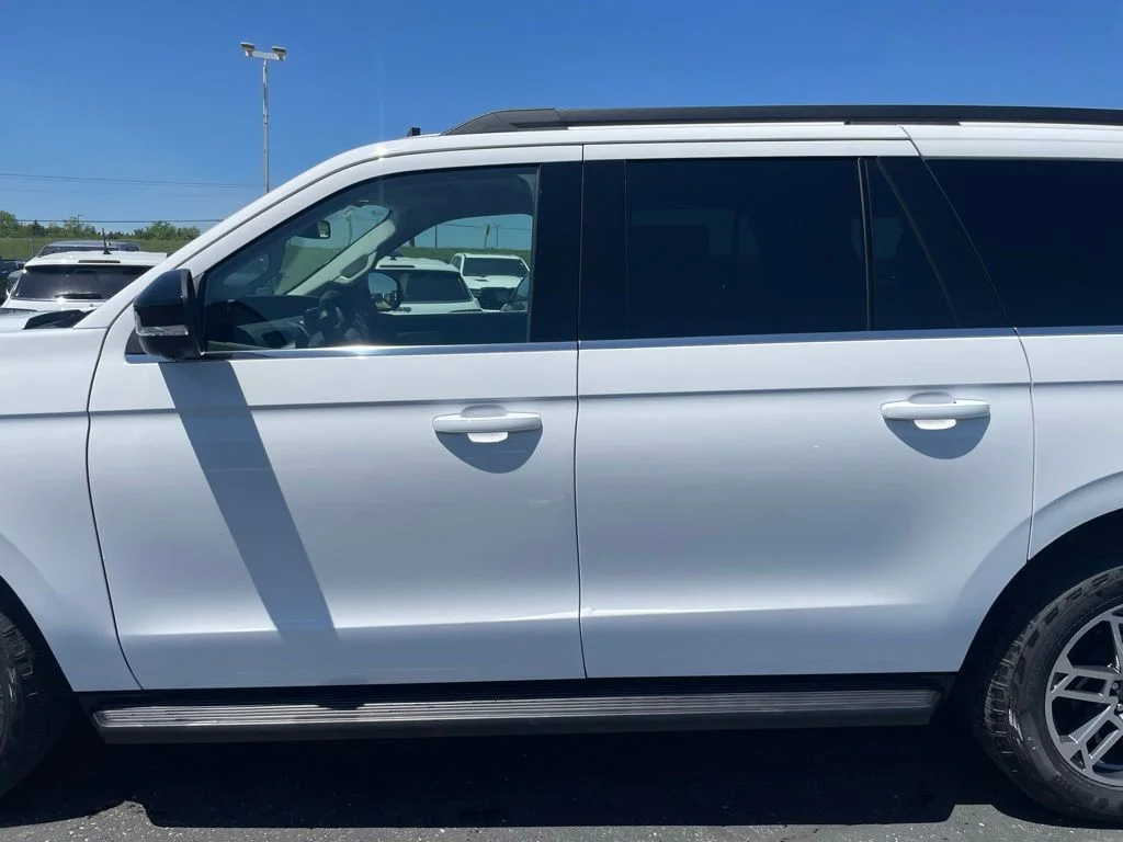New 2026 Oxford White Ford MAX Active image 44