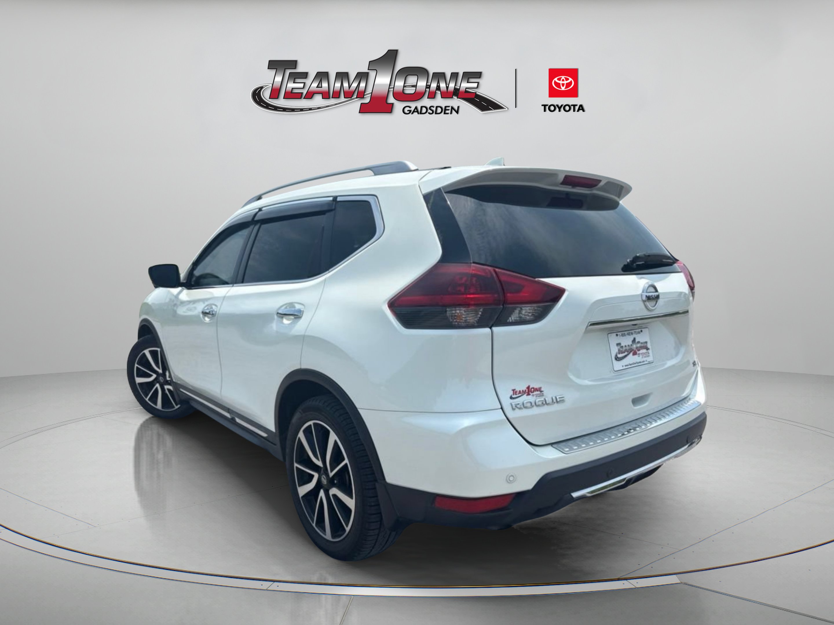 Used 2020 Pearl White Tricoat Nissan SL image 4