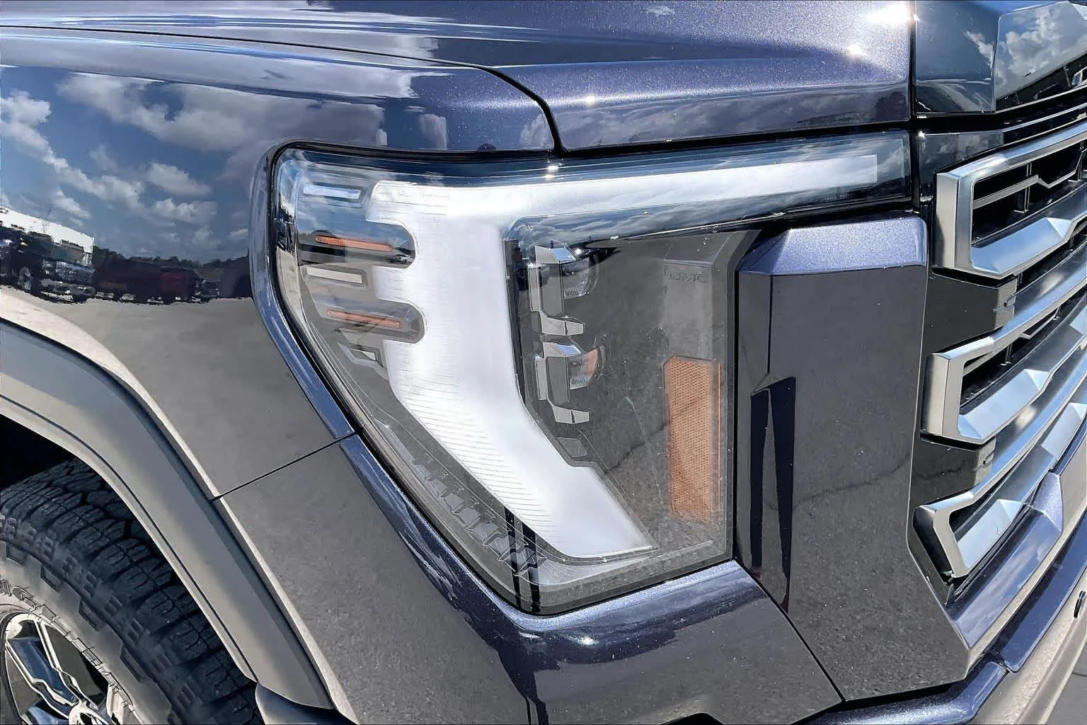 Used 2026 Titanium Rush Metallic GMC AT4 image 27