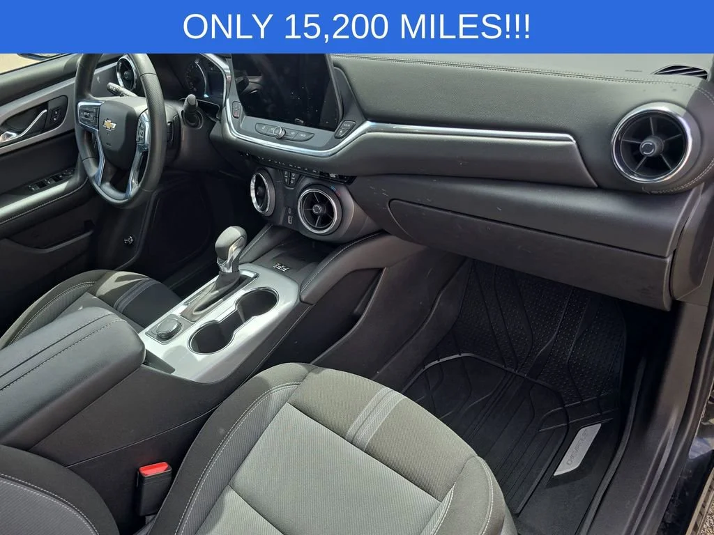 Used 2024 Black Chevrolet 2LT image 30
