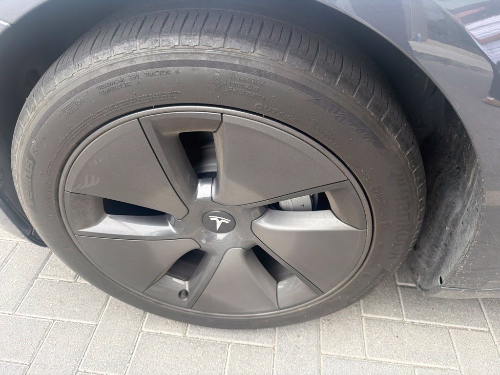 Used 2023 Midnight Silver Metallic Tesla Base image 5
