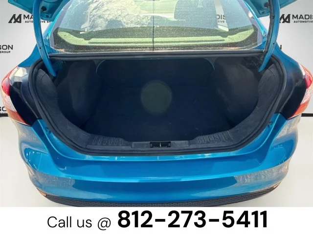 Used 2013 Blue Ford SE image 22