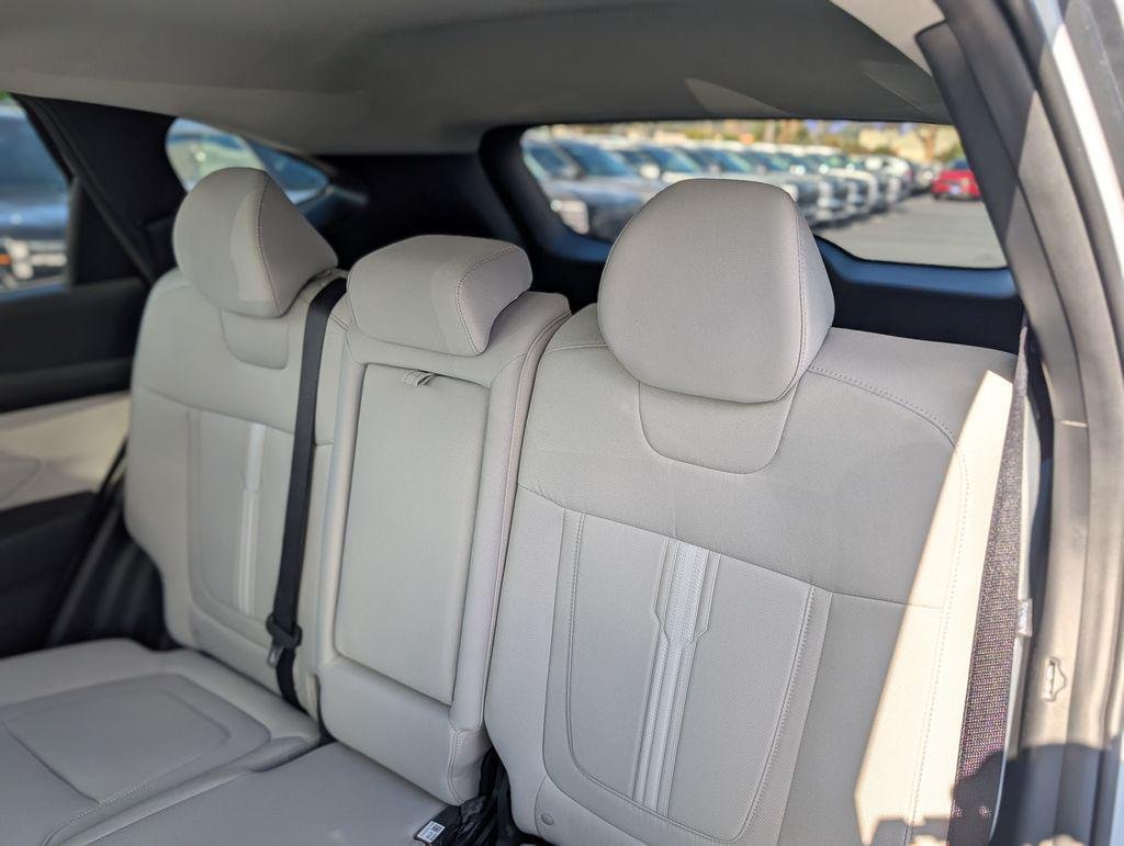 New 2026 White Hyundai SEL FWD image 16