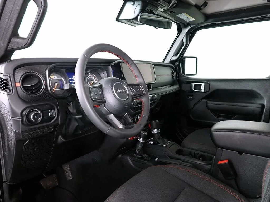 Certified Used 2025 Black Clearcoat Jeep Rubicon image 10