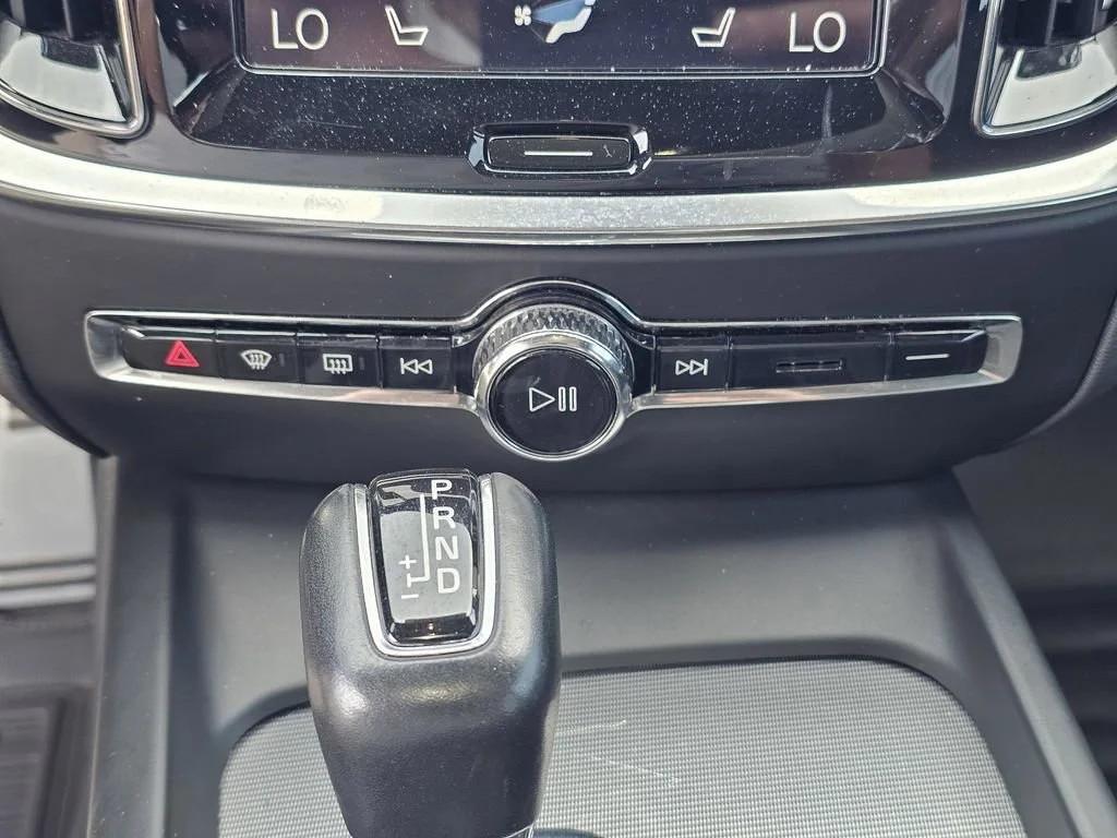 Used 2020 Black Stone Volvo R-Design image 26