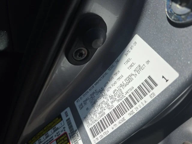 Used 2020 Silver Toyota SR image 35