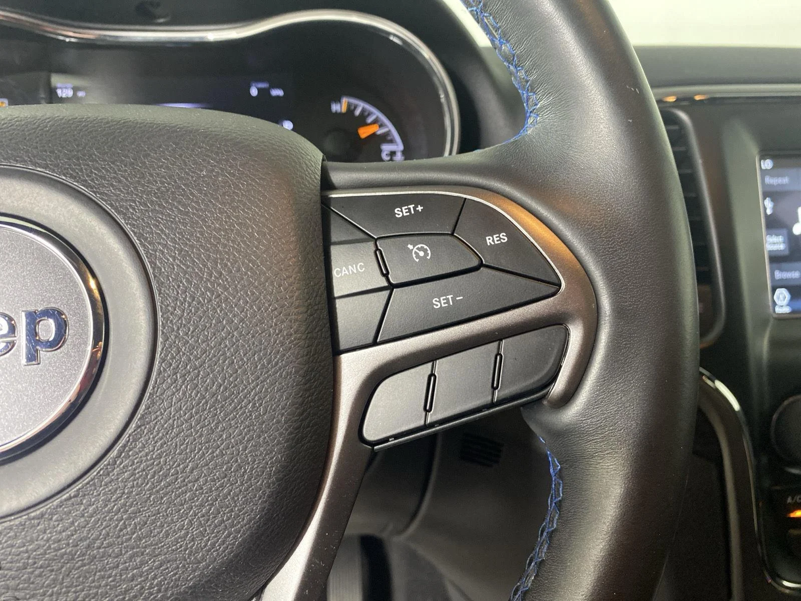 Used 2019 Diamond Black Crystal Pearlcoat Jeep Upland image 23
