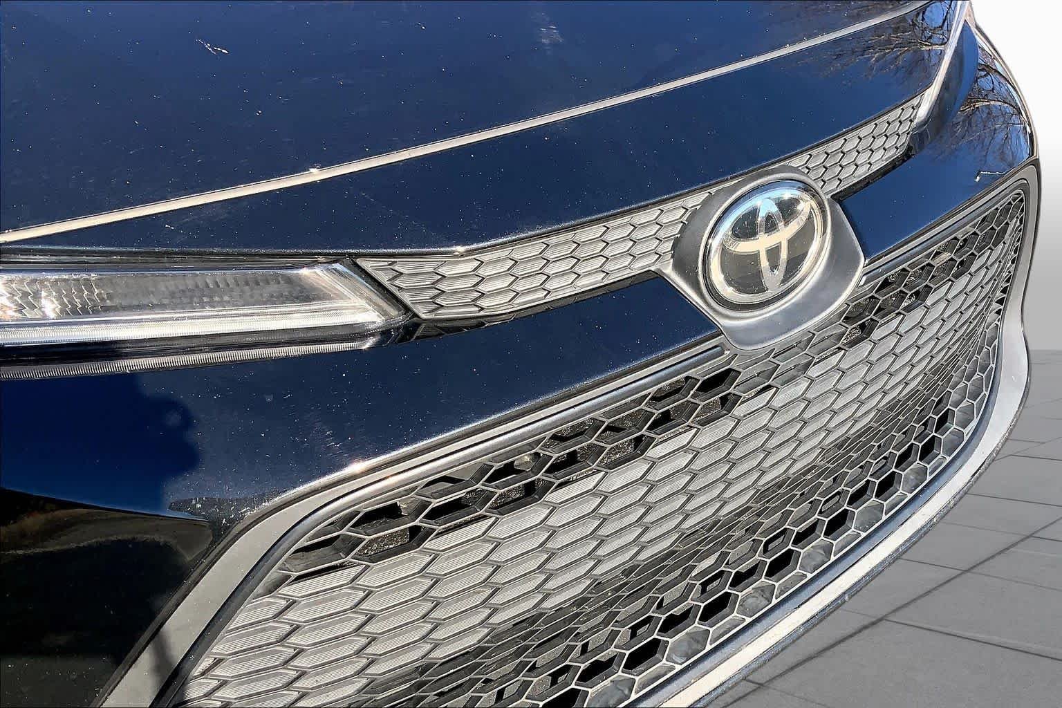 Used 2022 Black Sand Pearl Toyota LE image 30