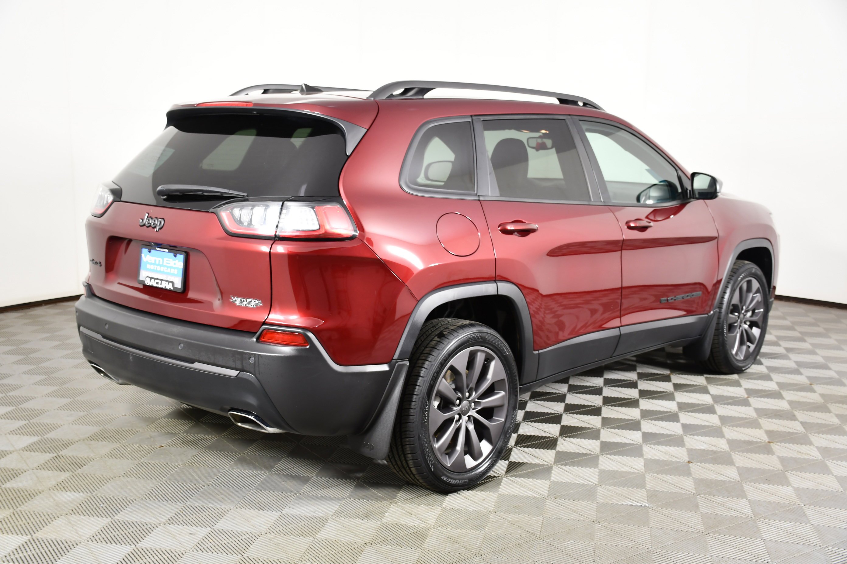 Used 2021 Velvet Red Pearlcoat Jeep 80th Anniversary image 6