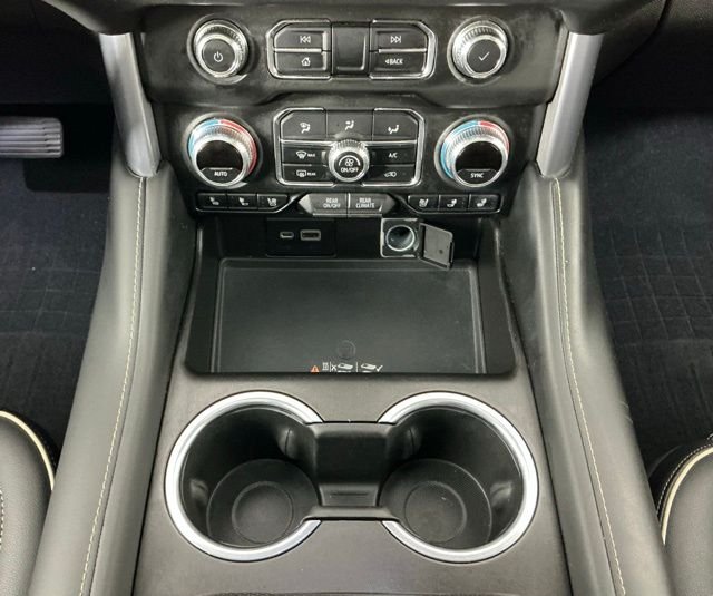 Used 2021 White Frost Tricoat GMC SLT image 23