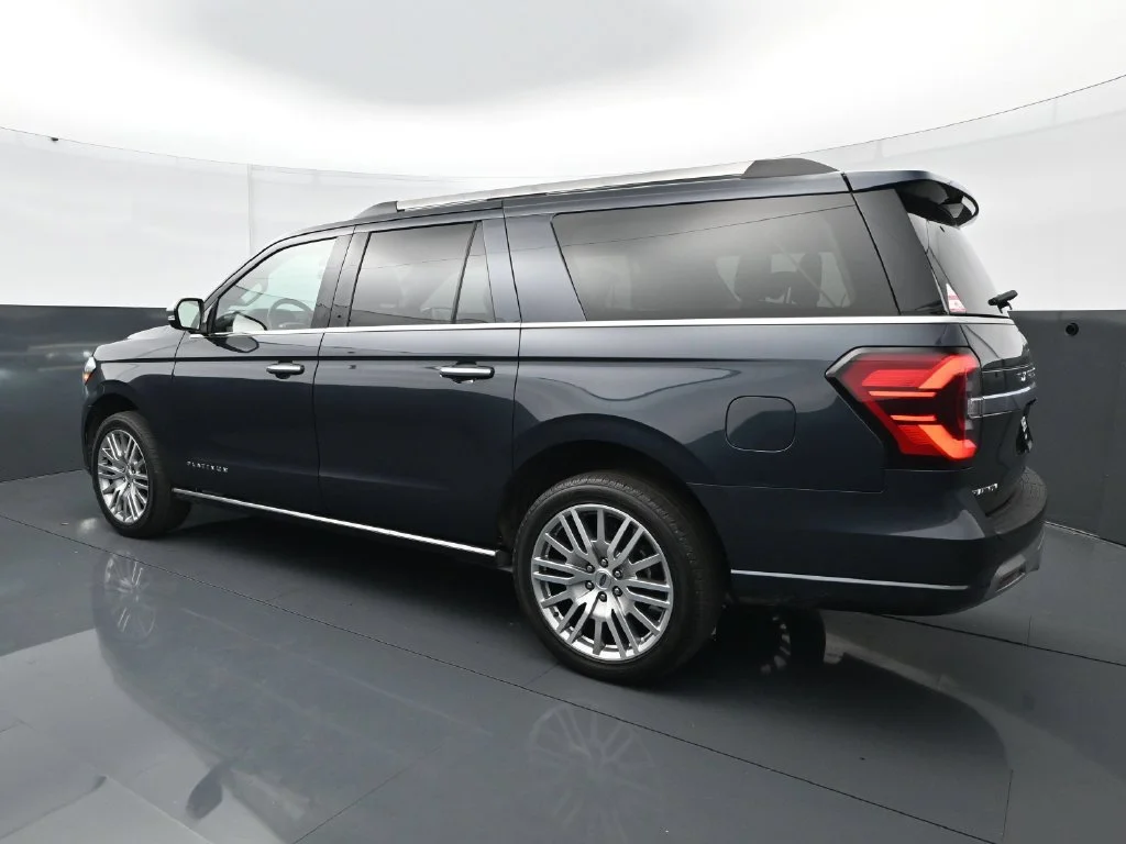 Used 2024  Ford Platinum image 4