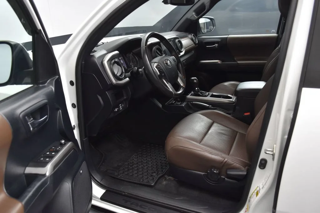 Used 2018 Super White Toyota Limited image 9