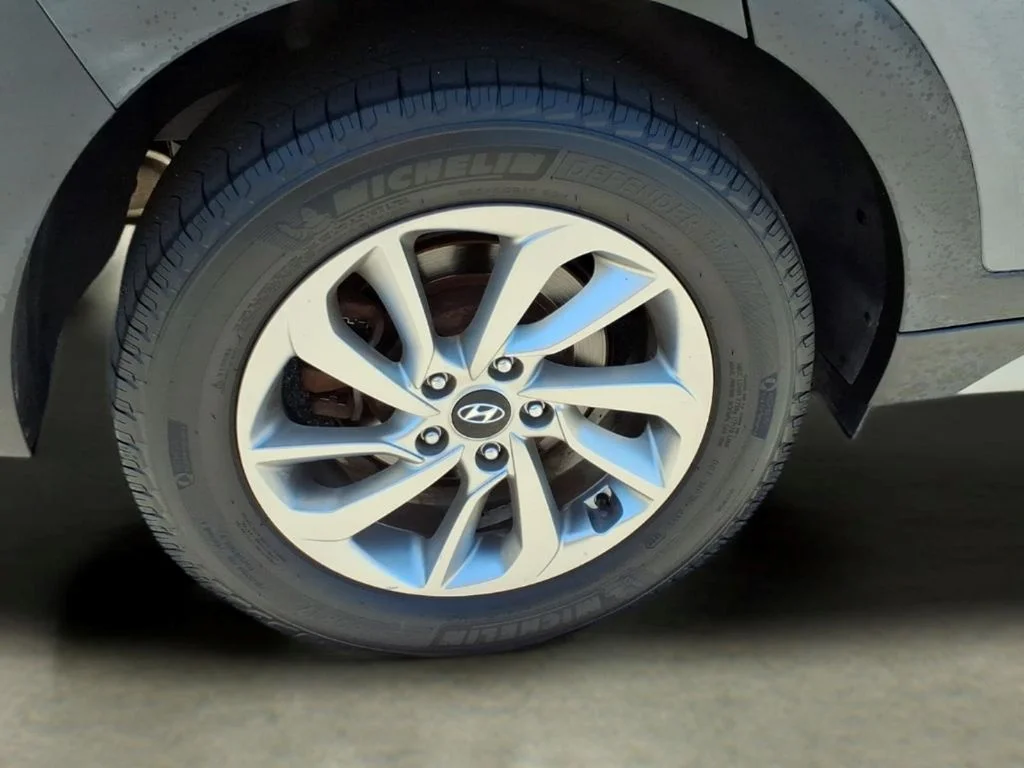 Used 2017 Gray Hyundai SE image 33