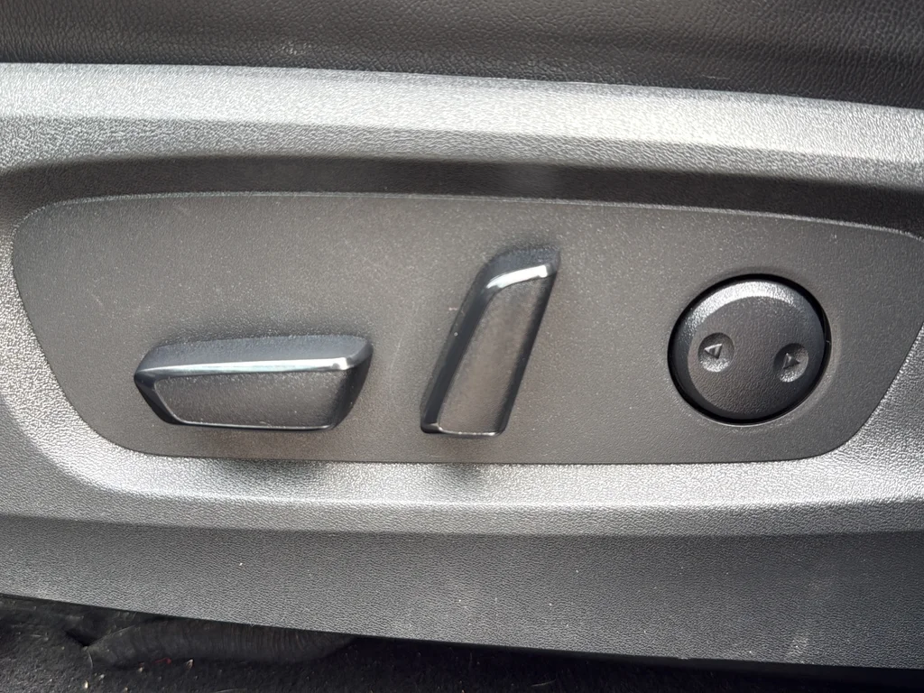 Used 2023 Black Nissan SL image 15