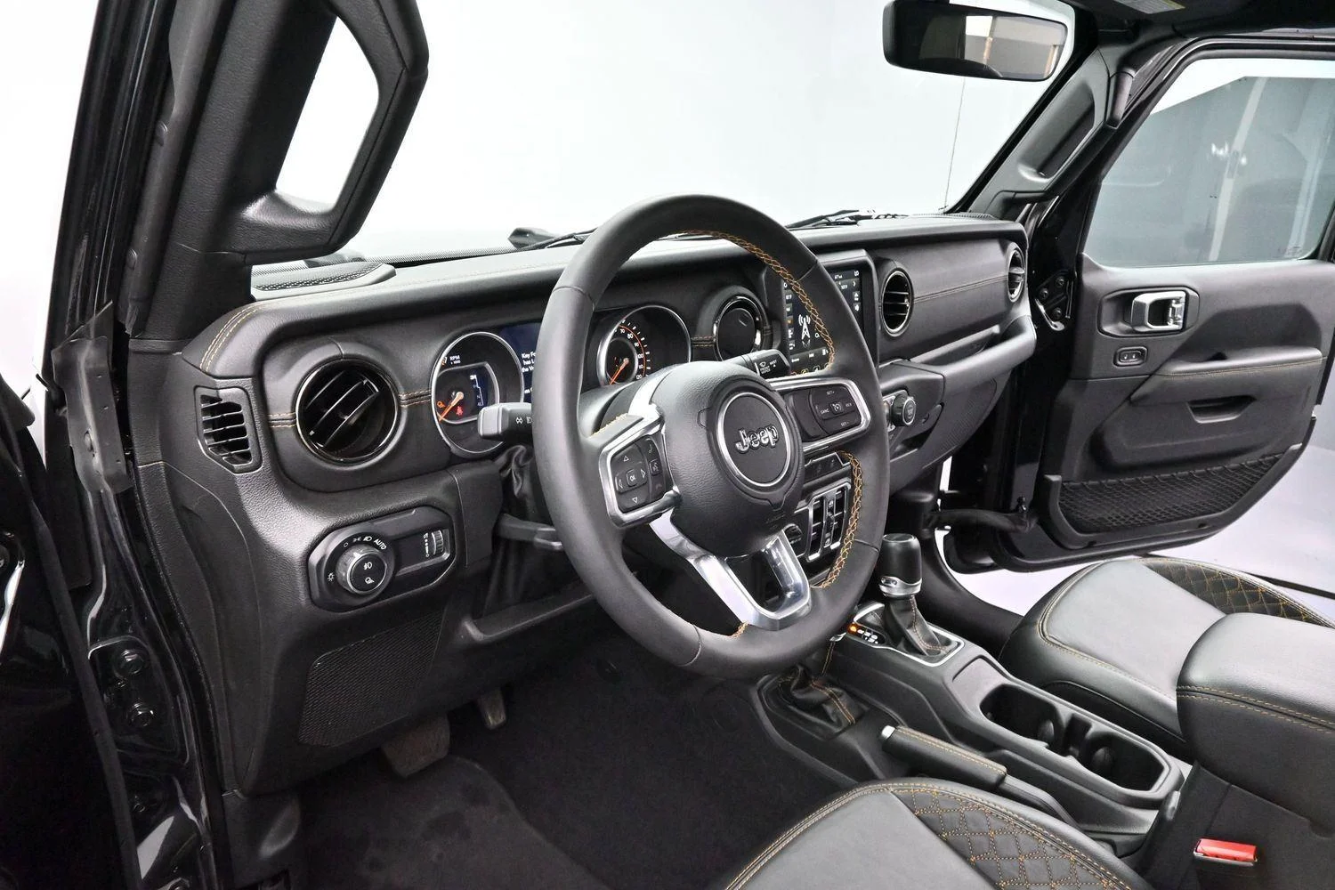 Used 2023 Black Clearcoat Jeep High Altitude image 13