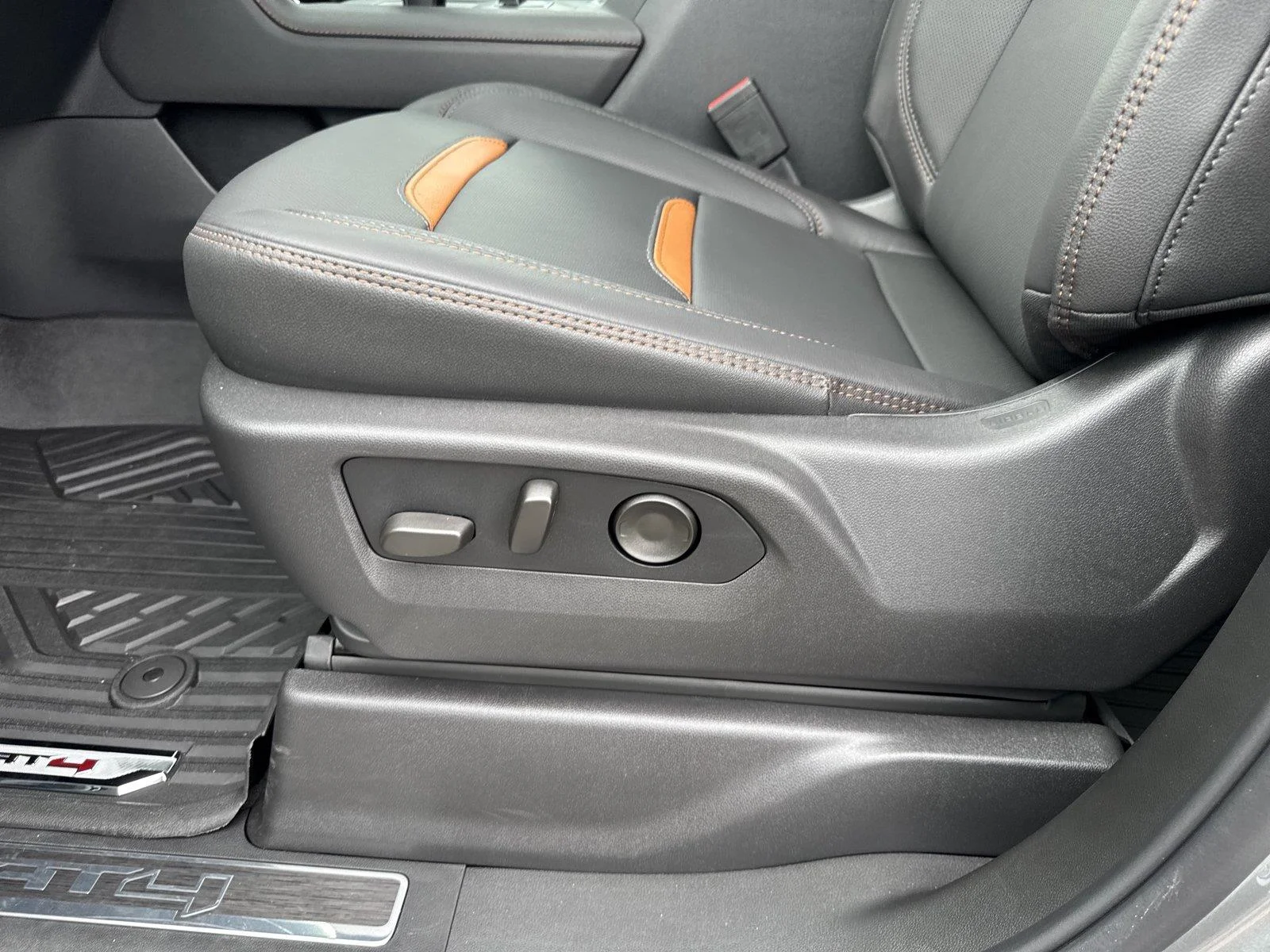 2026 GMC Sierra 1500 AT4 - Photo 11