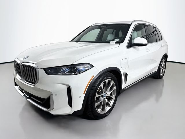 Used 2024 Alpine White BMW xDrive50e image 3
