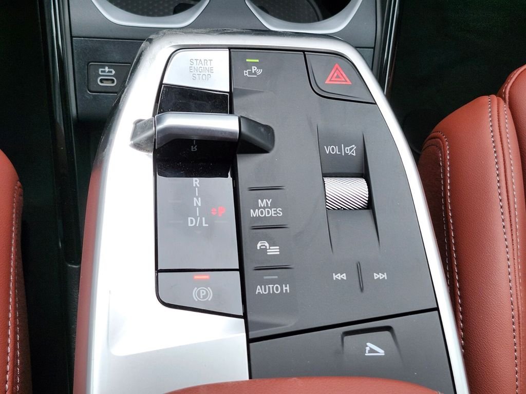 Used 2026 Black BMW xDrive28i image 25