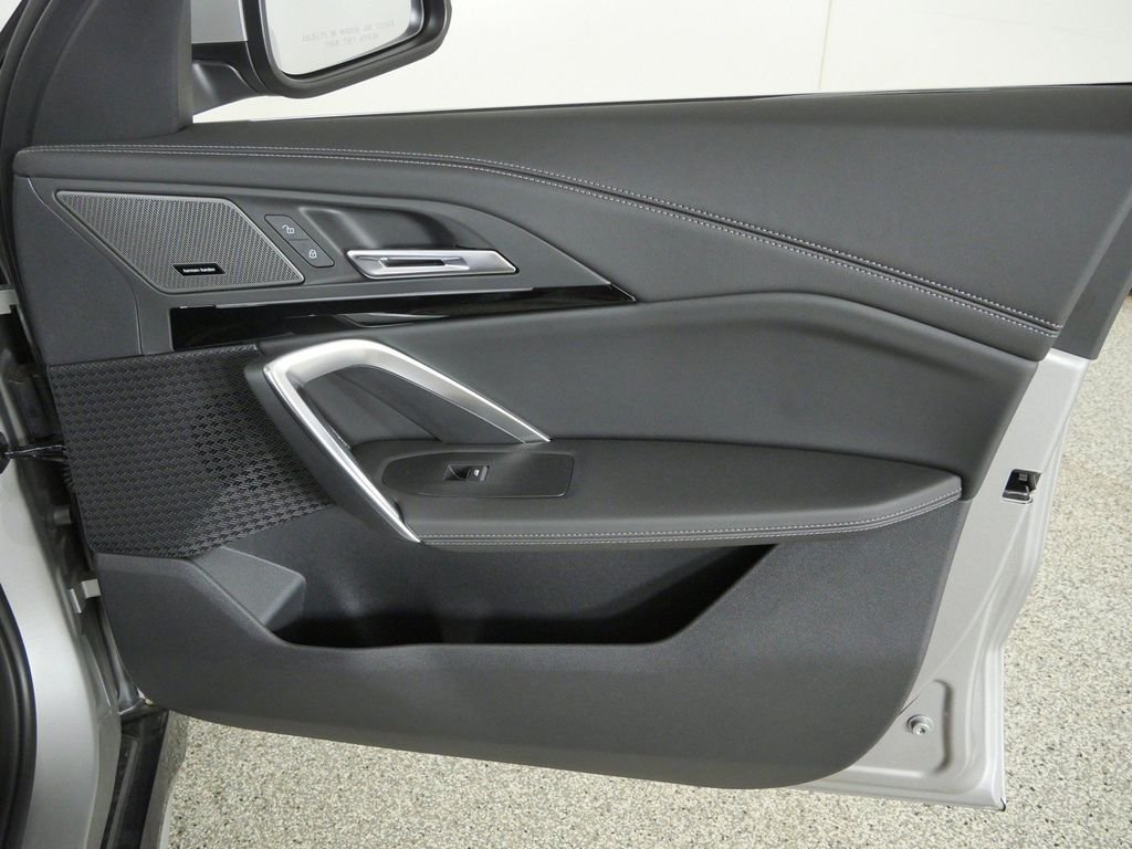 New 2026 Space Silver Metallic BMW xDrive28i image 19