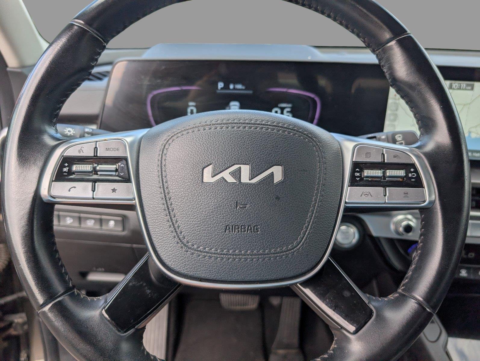 Used 2025 Dark Moss Kia S image 25