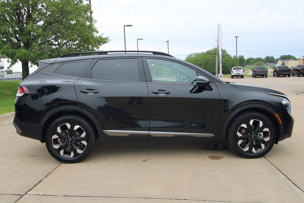 Used 2023 Black Kia X-Line image 4