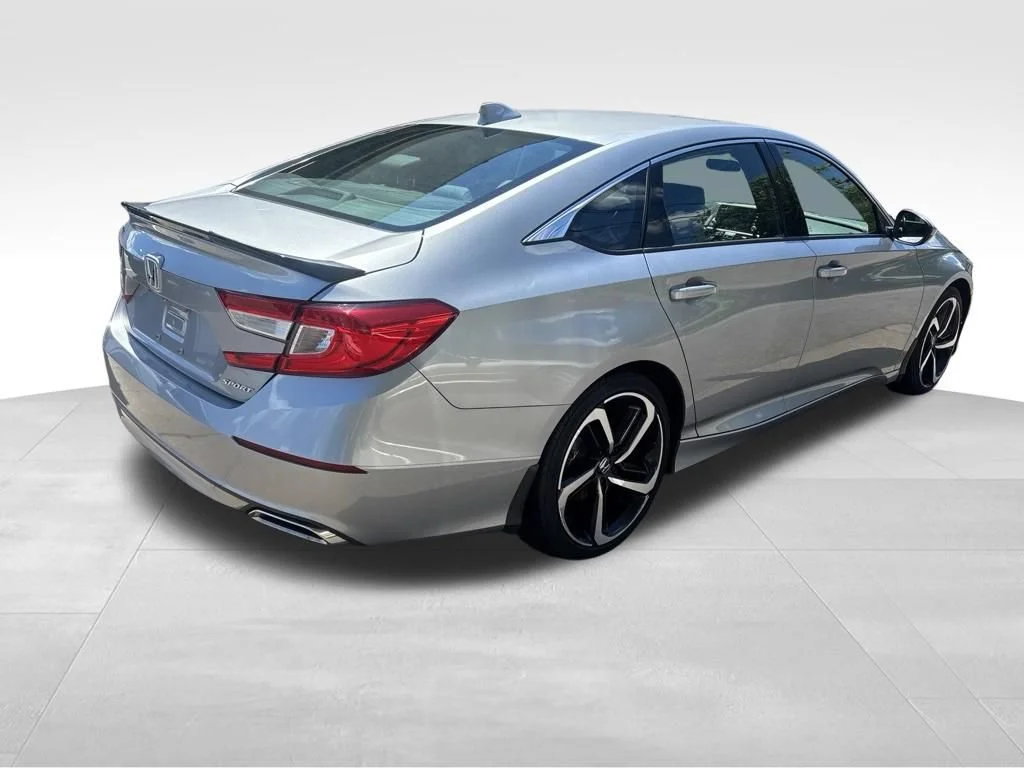Used 2019  Honda Sport 1.5T image 6