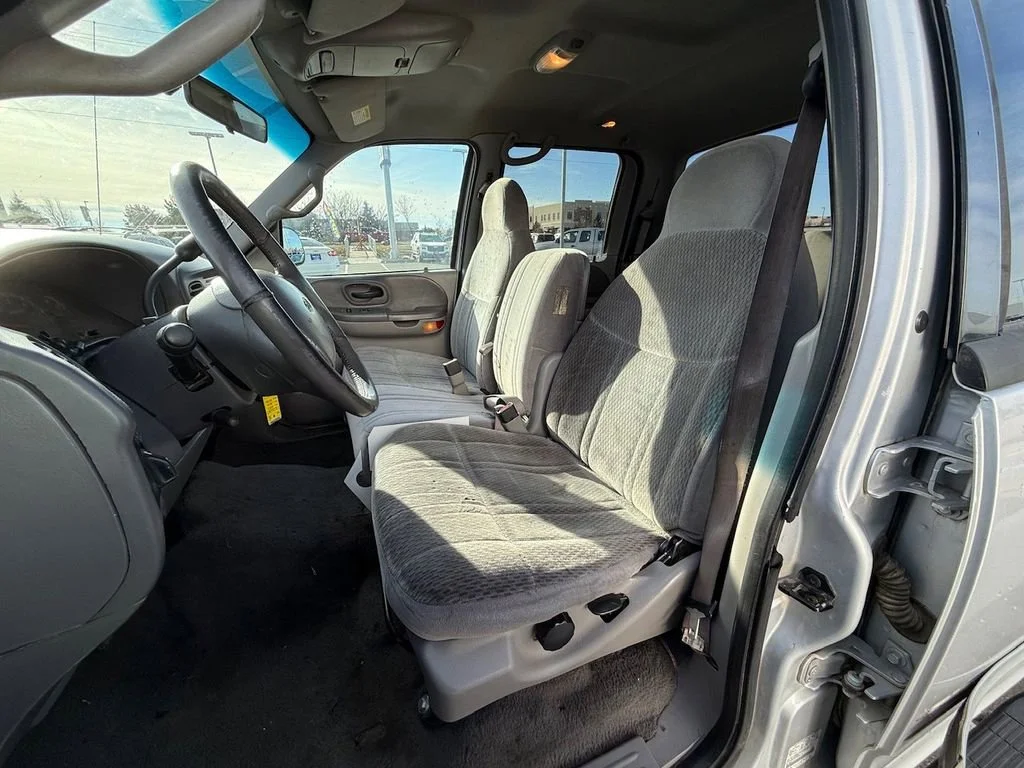 Used 2002  Ford King Ranch image 14