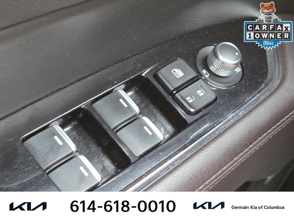 Used 2021 White Mazda Signature image 27