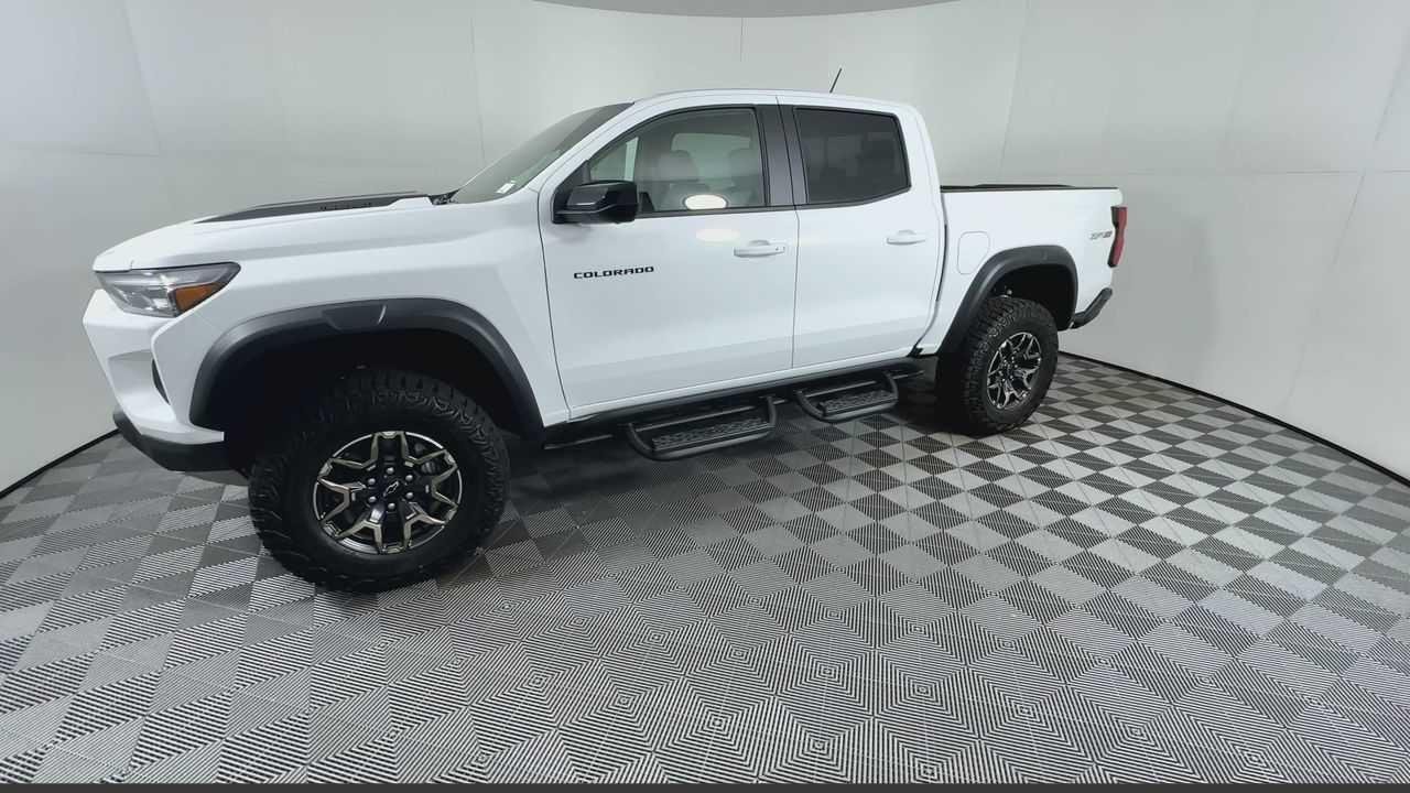 2026 Chevrolet Colorado ZR2 - Photo 4