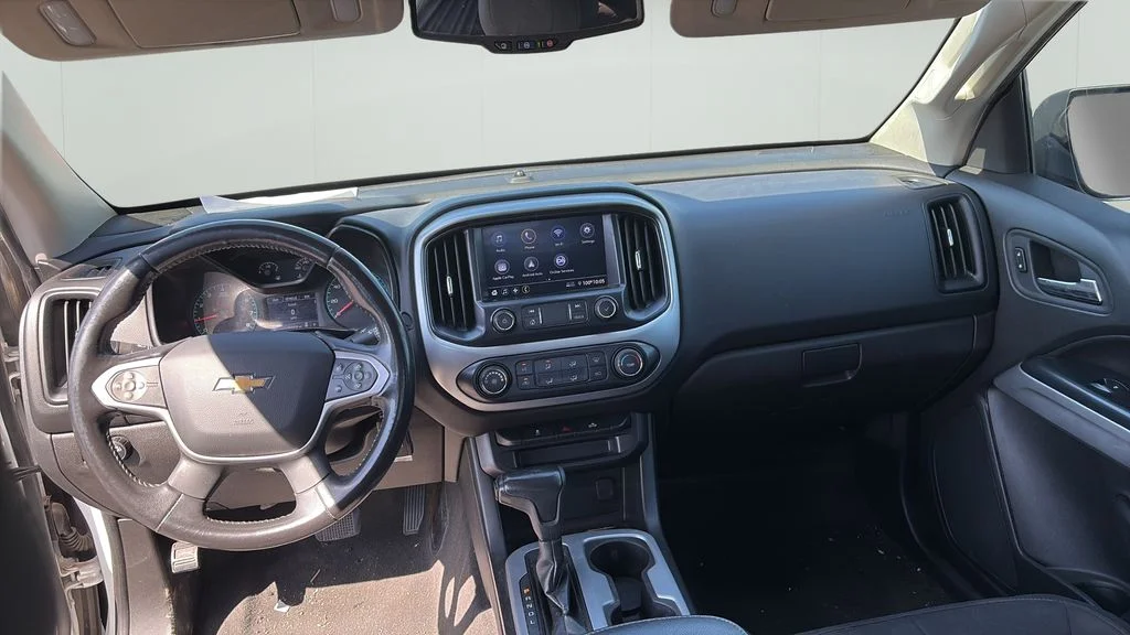 Used 2021 White Chevrolet LT image 12
