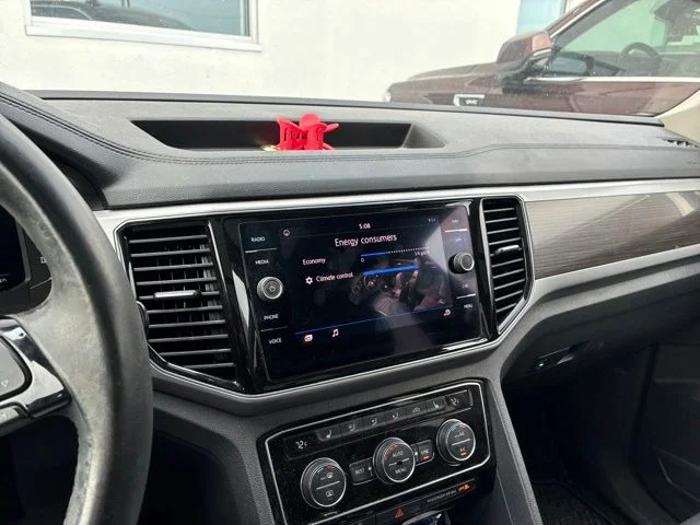 Used 2019 Gray Volkswagen SEL image 10
