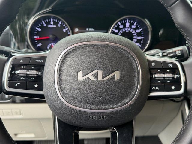 Used 2023 White Kia EX image 23
