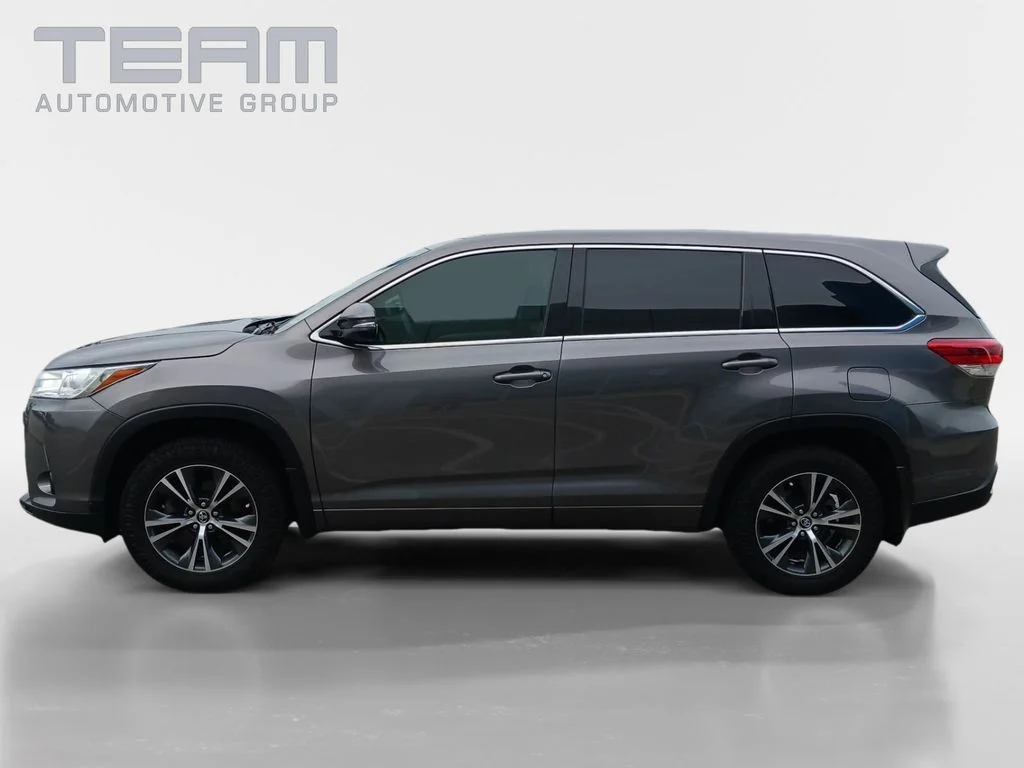 Used 2017 Gray Toyota LE image 4