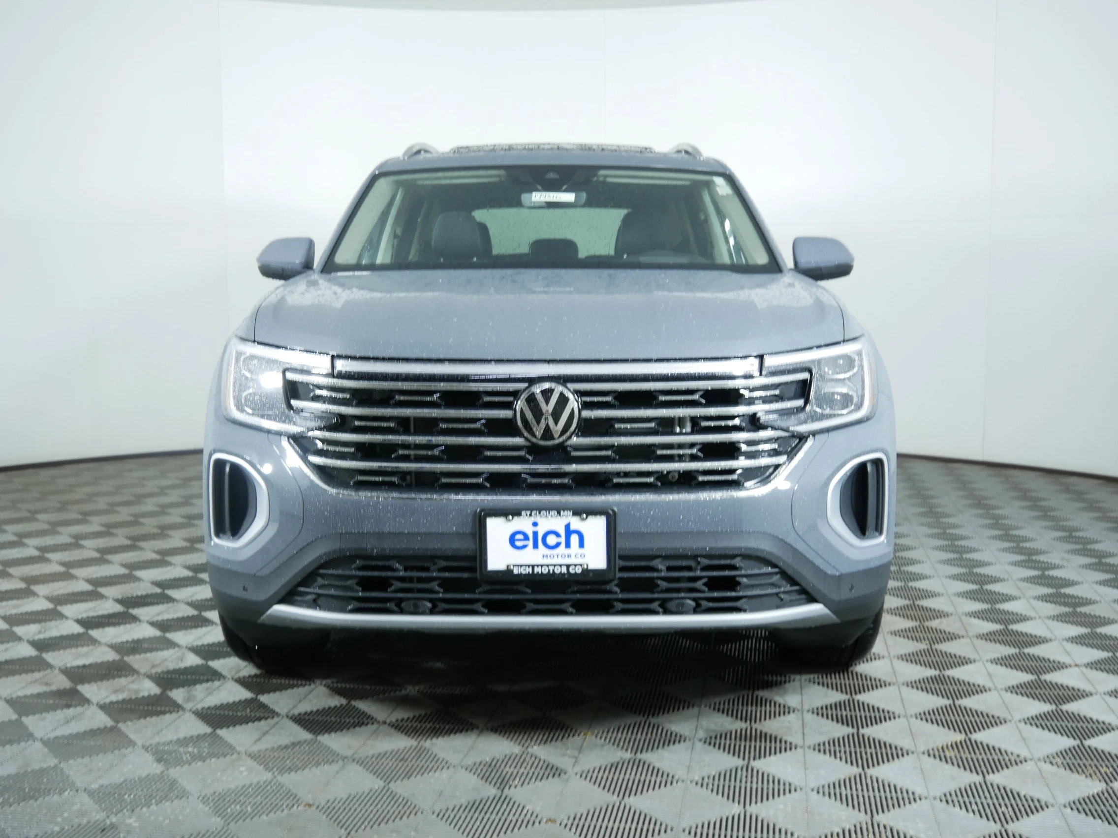 New 2026 Pure Gray Volkswagen 2.0T SEL image 2