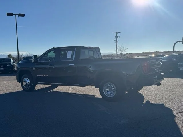 Used 2026 Onyx Black GMC Denali Ultimate DRW image 3
