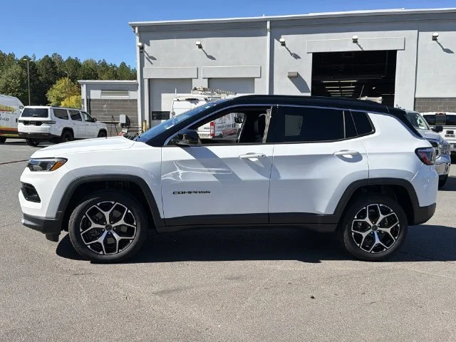 Used 2025 White Jeep Limited image 10