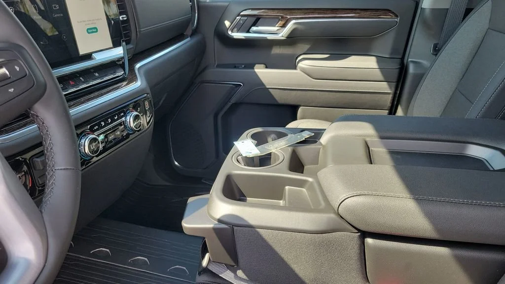 New 2026 Summit White GMC SLE image 18