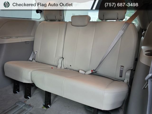 Used 2011 Silver Sky Metallic Toyota XLE image 19