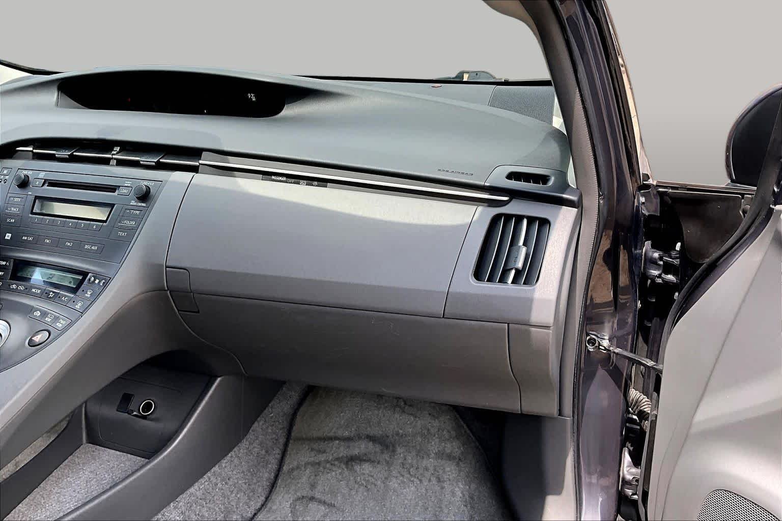 Used 2011 Winter Gray Metallic Toyota III image 18
