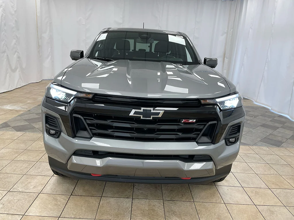 Used 2025 Sterling Gray Metallic Chevrolet Z71 image 31