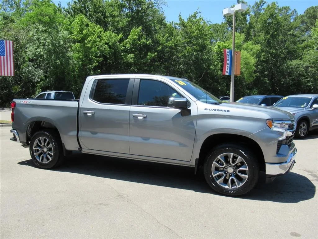 Used 2024 Gray Chevrolet LT image 2