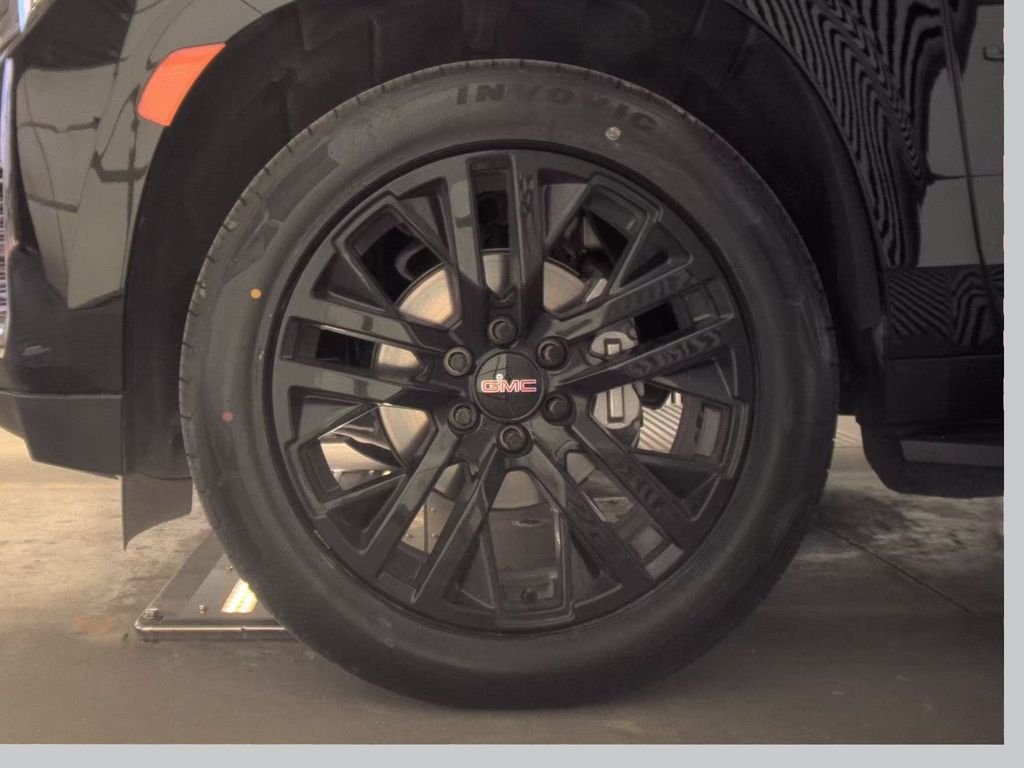 Used 2023 Black GMC SLT image 5