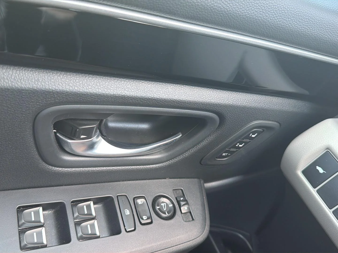 Used 2026 Obsidian Blue Pearl Honda RTL image 16