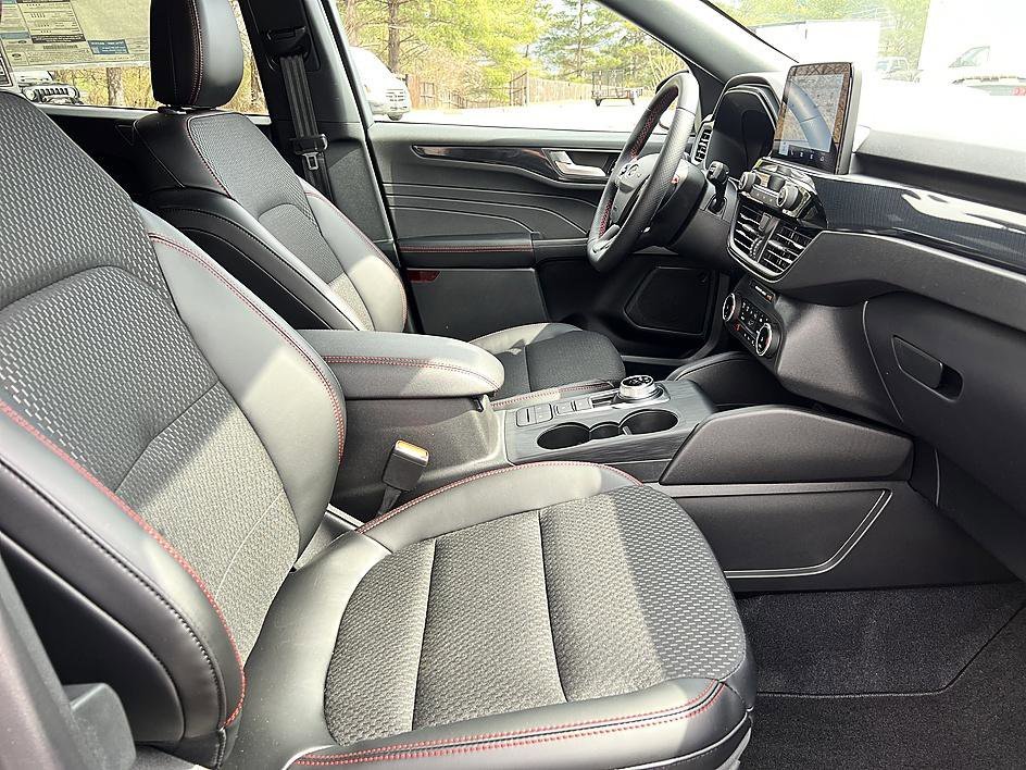 New 2026 Agate Black Metallic Ford ST-Line Select image 19
